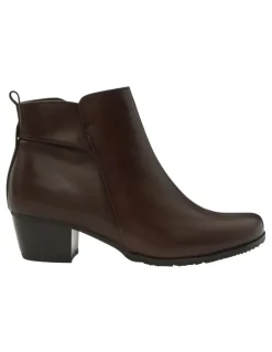 Easy Steps Brady Boots in Brown Leather