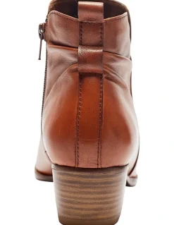 Easy Steps Brady Boots In Mid Brown Glove