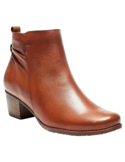 Easy Steps Brady Boots In Mid Brown Glove