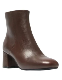 Easy Steps Dakota Boots in Chocolate Leather