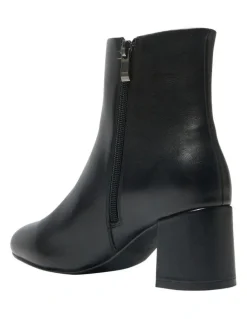 Easy Steps Dakota Boots in Black Leather