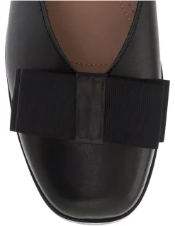 Easy Steps Darling Flat Shoes in Black Leather
