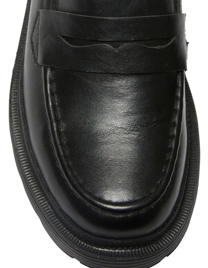 Easy Steps Eleanor Flat Shoes in Black