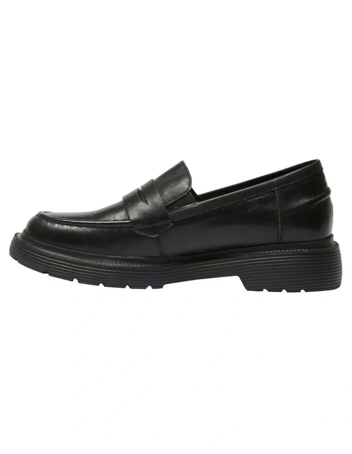 Easy Steps Eleanor Flat Shoes in Black