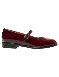 Easy Steps Gabriel Flat Shoes in Wine Patent