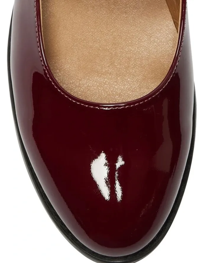 Easy Steps Gabriel Flat Shoes in Wine Patent