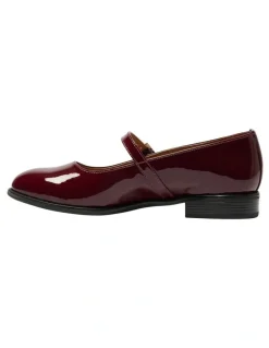 Easy Steps Gabriel Flat Shoes in Wine Patent