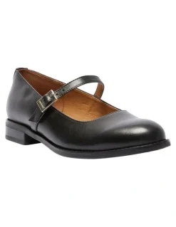 Easy Steps Gabriel Flat Shoes in Black Leather