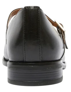 Easy Steps Gabriel Flat Shoes in Black Leather
