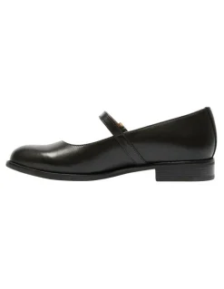 Easy Steps Gabriel Flat Shoes in Black Leather
