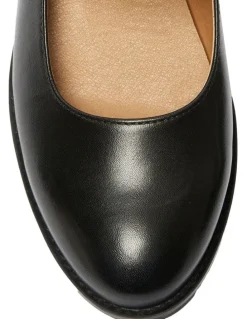 Easy Steps Gabriel Flat Shoes in Black Leather