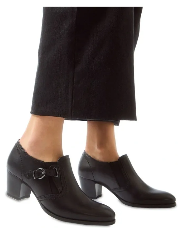 Easy Steps Irene Shoes in Black Glove