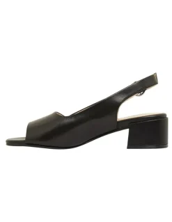 Easy Steps Macy Sandals in Black Leather