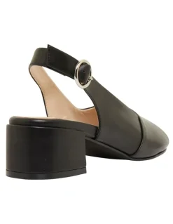 Easy Steps Macy Sandals in Black Leather