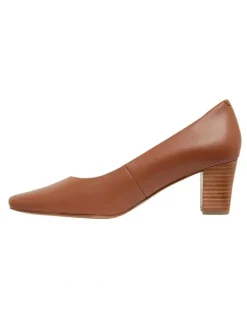 Easy Steps Nicole Cognac Glove Heeled Shoes in Cognac Glove