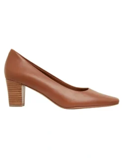 Easy Steps Nicole Cognac Glove Heeled Shoes in Cognac Glove