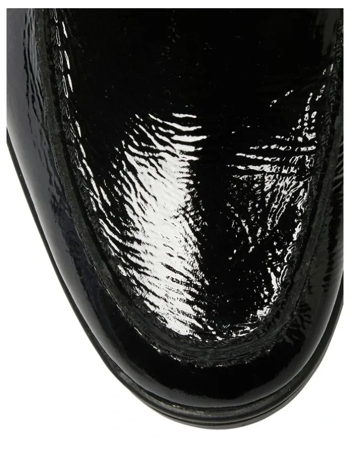 Easy Steps Orlando Loafers in Black Crinkle Patent Leather