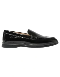 Easy Steps Orlando Loafers in Black Crinkle Patent Leather