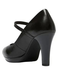 Easy Steps Otis Heeled Shoes in Black Leather