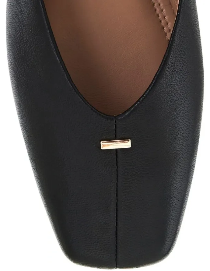 Easy Steps Pearl Ballet Flats in Black Leather