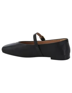 Easy Steps Pearl Ballet Flats in Black Leather