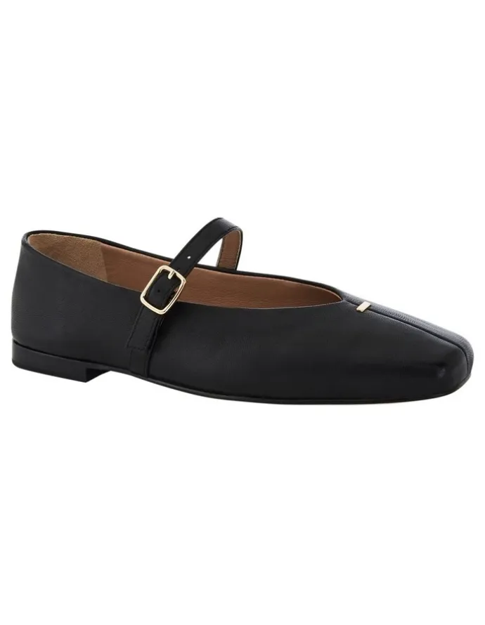 Easy Steps Pearl Ballet Flats in Black Leather