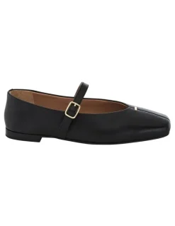 Easy Steps Pearl Ballet Flats in Black Leather