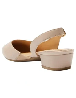 Easy Steps Ramsey Heeled Shoes in Blush Leather