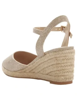 Easy Steps Santos Sandals in Gold Fabric