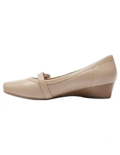 Easy Steps Savoy Heeled Leather Shoes in Nude