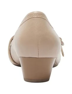 Easy Steps Savoy Heeled Leather Shoes in Nude