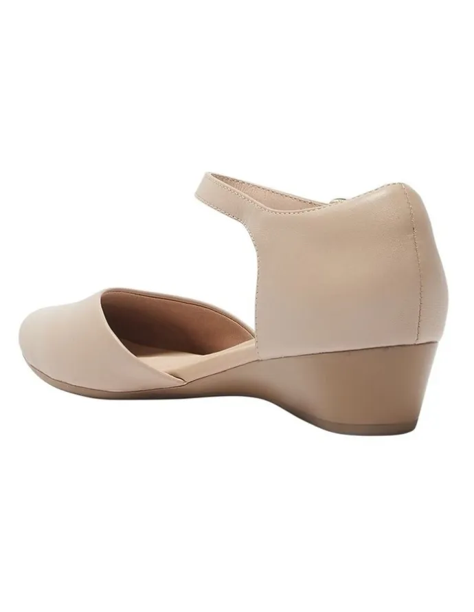 Easy Steps Sequel Heeled Shoes in Nude Leather