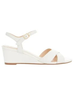 Easy Steps Shelly Leather Sandals in White