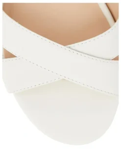 Easy Steps Shelly Leather Sandals in White