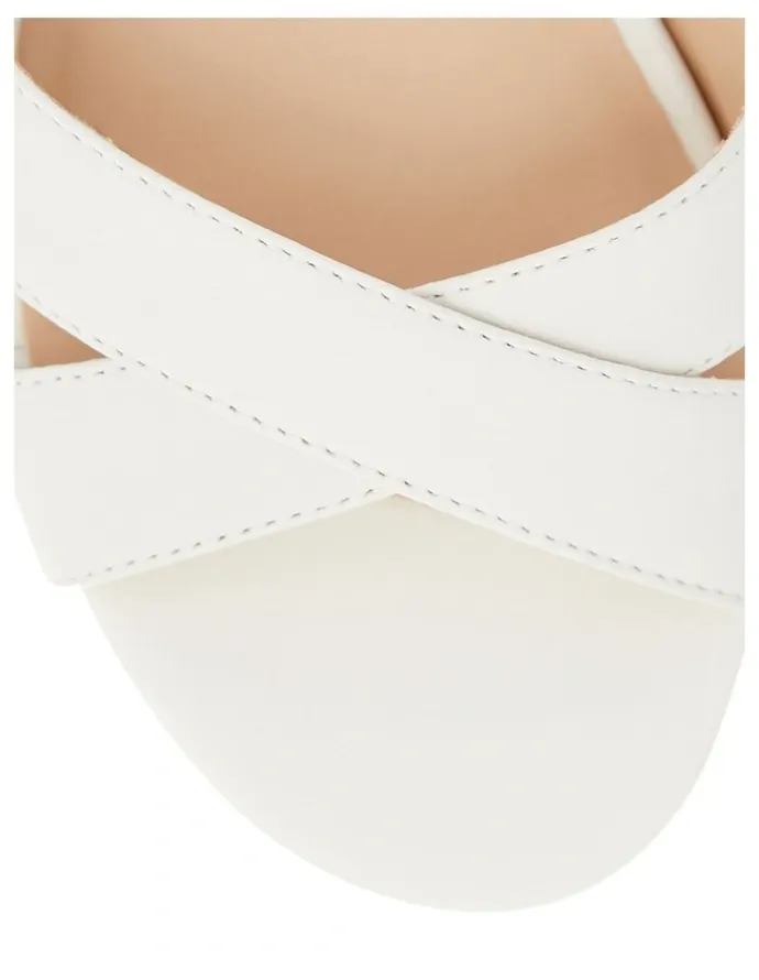 Easy Steps Shelly Leather Sandals in White