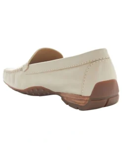 Easy Steps Sicily Loafers in Nude Leather