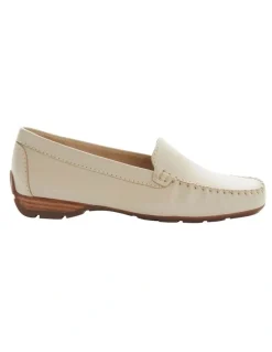 Easy Steps Sicily Loafers in Nude Leather