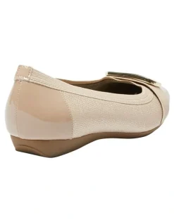 Easy Steps Tamsin Flat Shoes in Nude Patent/Print