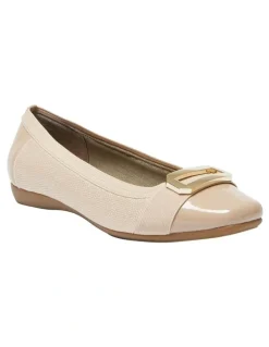 Easy Steps Tamsin Flat Shoes in Nude Patent/Print