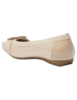 Easy Steps Tamsin Flat Shoes in Nude Patent/Print