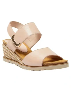 Easy Steps Terrace Sandals in Blush Leather