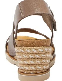 Easy Steps Theo Sandals in Taupe Leather