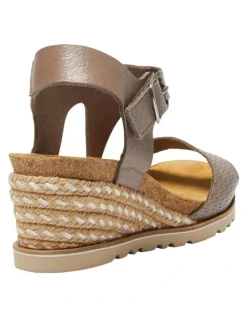 Easy Steps Theo Sandals in Taupe Leather