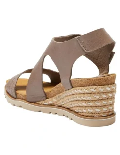 Easy Steps Theo Sandals in Taupe Leather