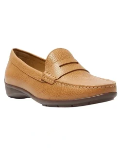 Easy Steps Travis Leather Loafers in Tan