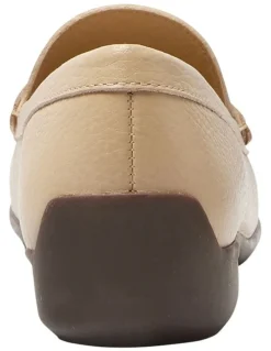 Easy Steps Travis Loafers in Nude Leather