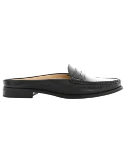 Easy Steps Tudor Flat Shoes in Black Leather