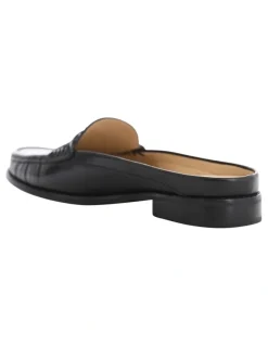 Easy Steps Tudor Flat Shoes in Black Leather