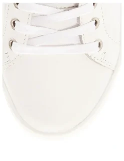 Easy Steps Ultra Sneakers in White