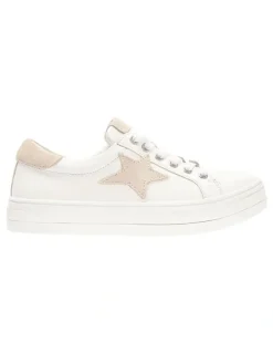 Easy Steps Ultra Sneakers in White
